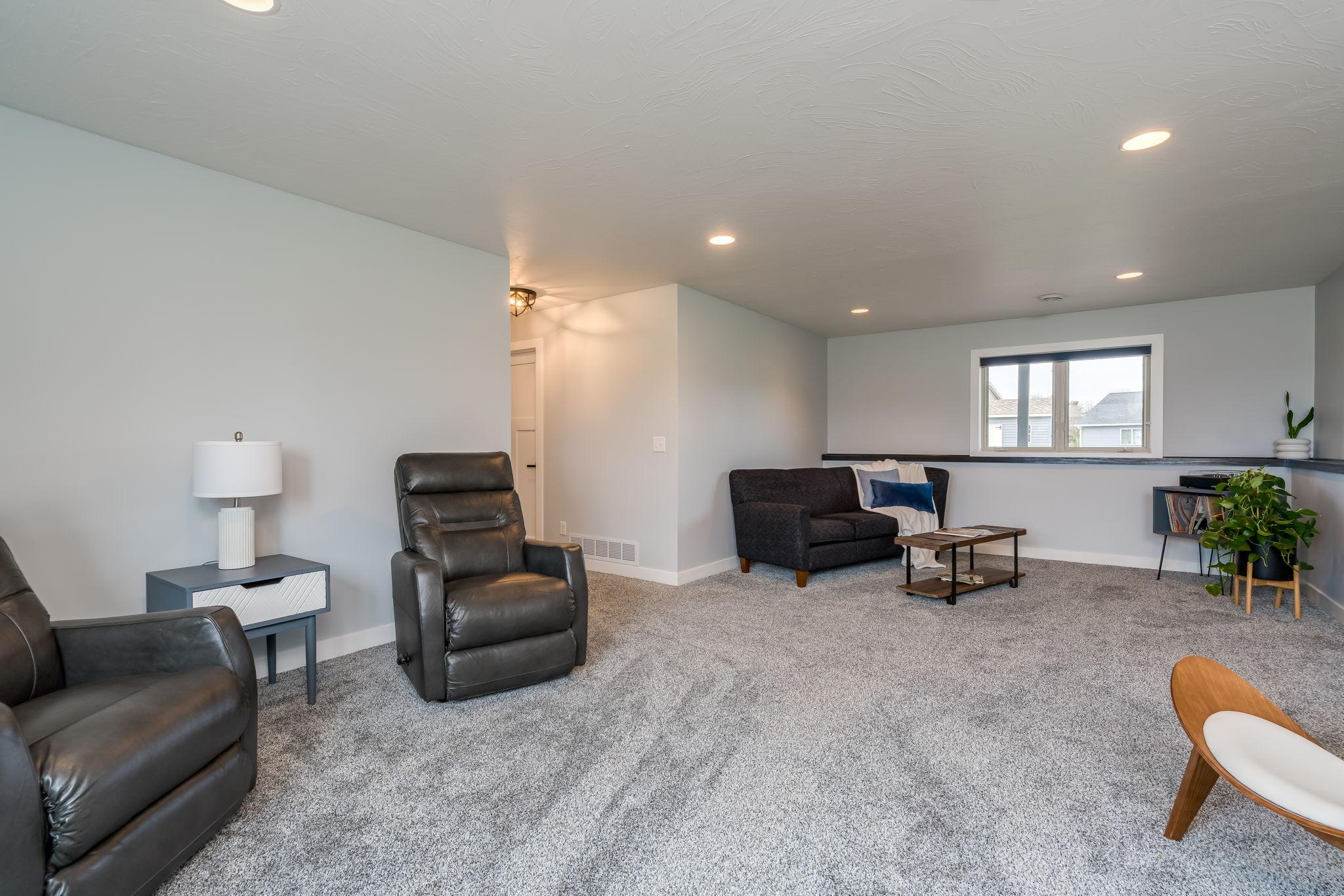 25-web-or-mls-72-balsam-cir.jpg