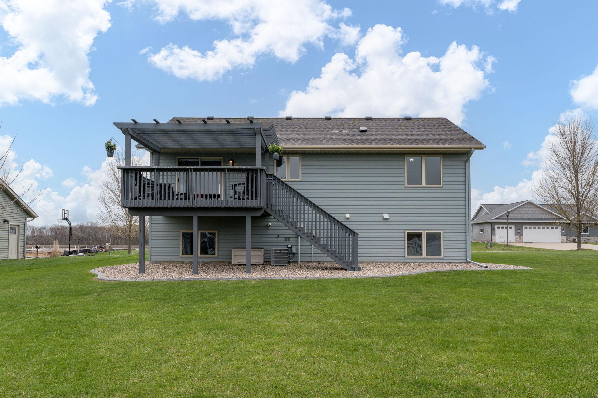 35-web-or-mls-72-balsam-cir.jpg