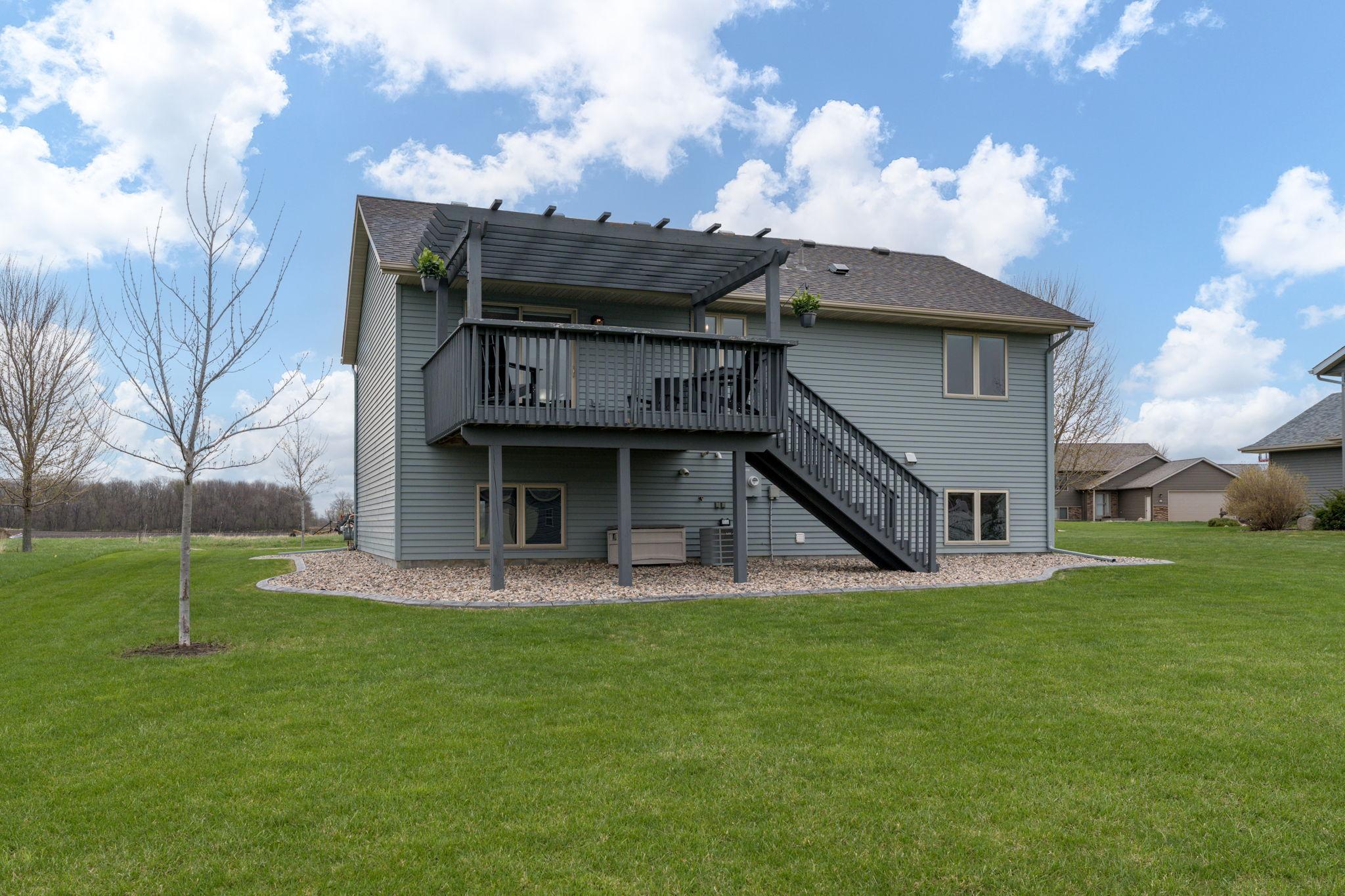 37-web-or-mls-72-balsam-cir.jpg