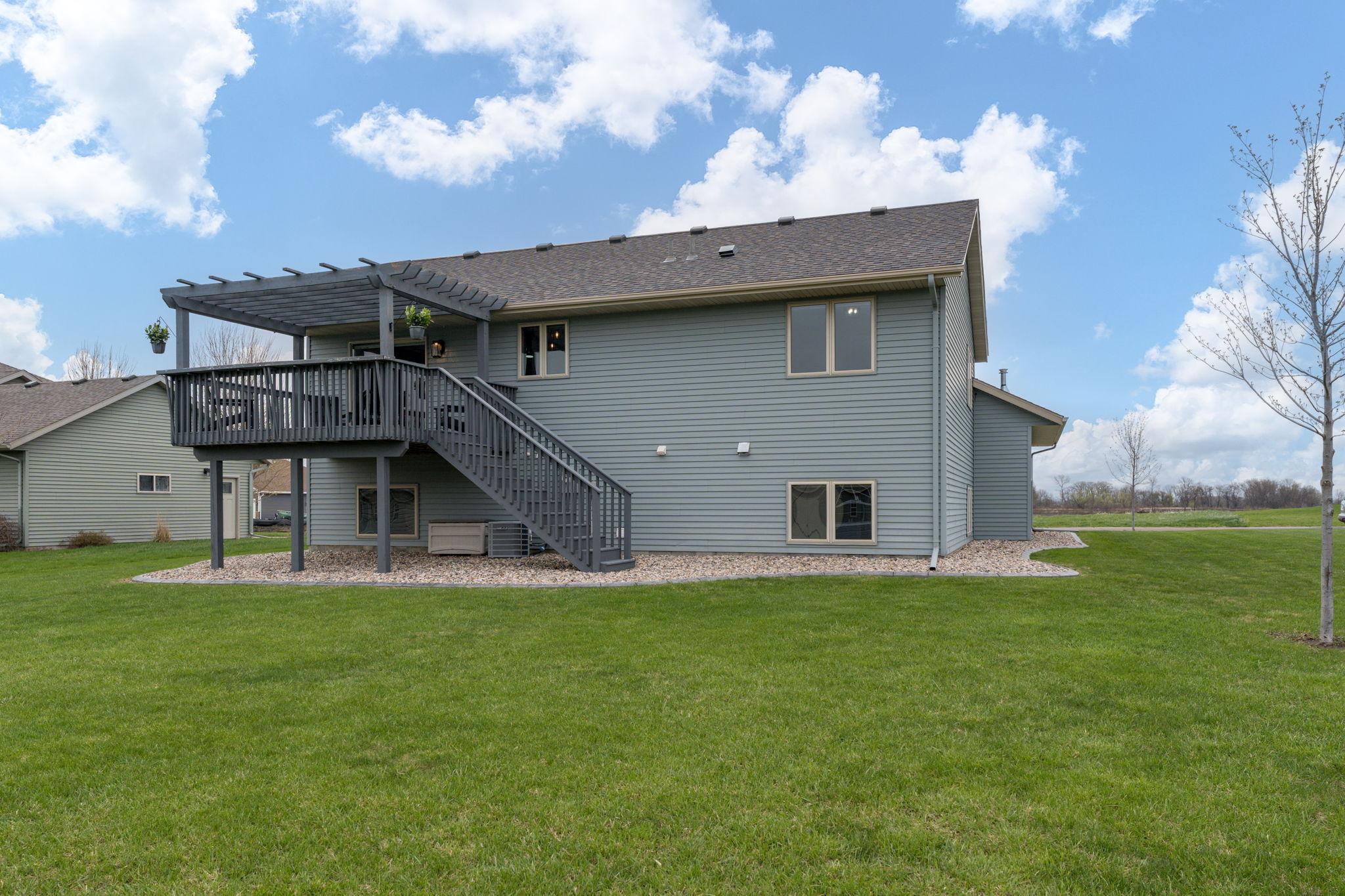 36-web-or-mls-72-balsam-cir.jpg
