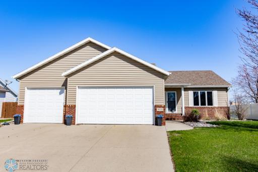 4010 10th Street S, Moorhead, MN 56560