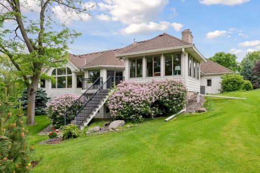 5325 Saddle Ridge Trail, Maple Plain, MN 55359