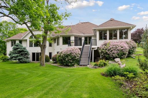 5325 Saddle Ridge Trail, Maple Plain, MN 55359