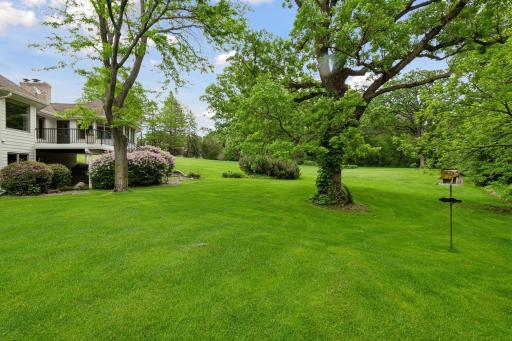 5325 Saddle Ridge Trail, Maple Plain, MN 55359