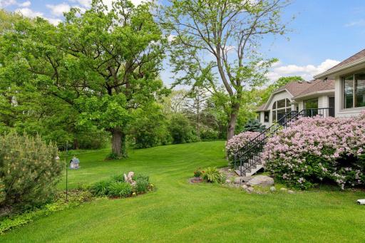 5325 Saddle Ridge Trail, Maple Plain, MN 55359