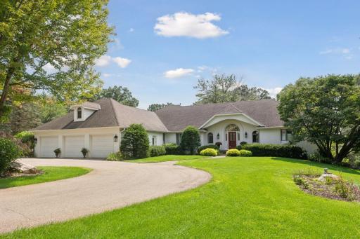 5325 Saddle Ridge Trail, Maple Plain, MN 55359