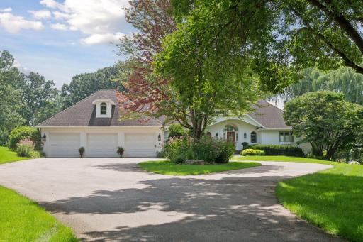 5325 Saddle Ridge Trail, Maple Plain, MN 55359