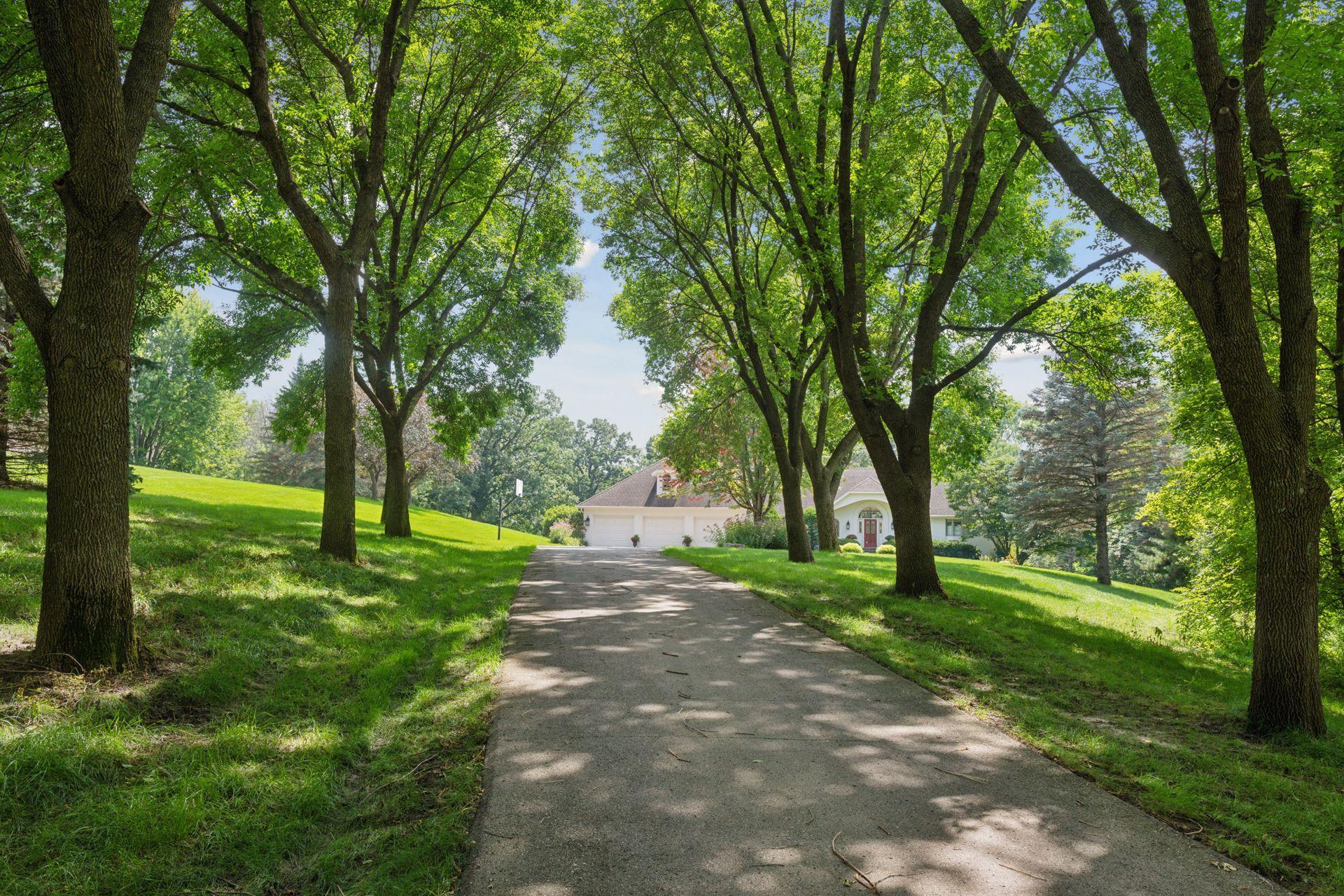 Idyllic approach to the home and property