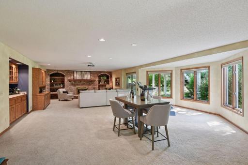 5325 Saddle Ridge Trail, Maple Plain, MN 55359