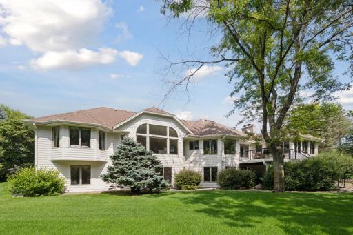 5325 Saddle Ridge Trail, Maple Plain, MN 55359