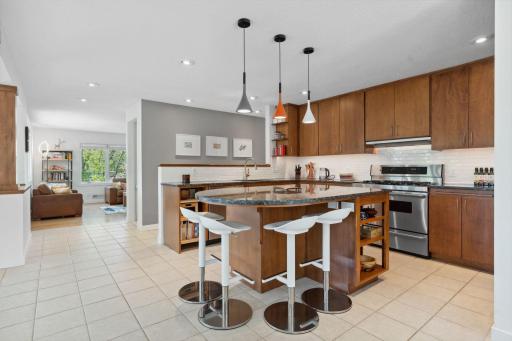 15623 Randall Lane, Minnetonka, MN 55345