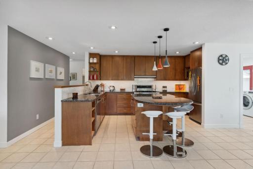 15623 Randall Lane, Minnetonka, MN 55345