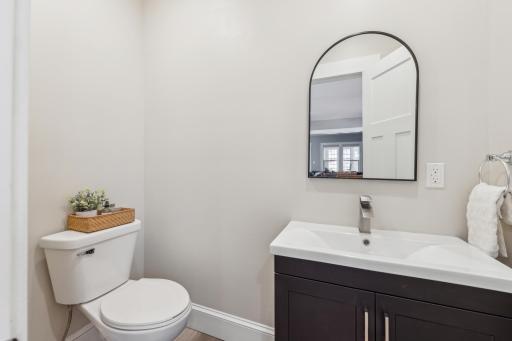 1061 Oxford Street N, Saint Paul, MN 55103