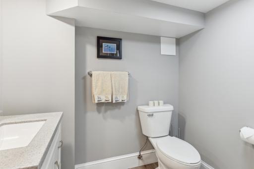 1061 Oxford Street N, Saint Paul, MN 55103