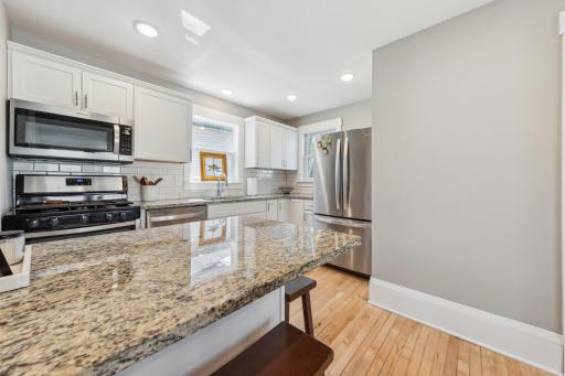 1061 Oxford Street N, Saint Paul, MN 55103