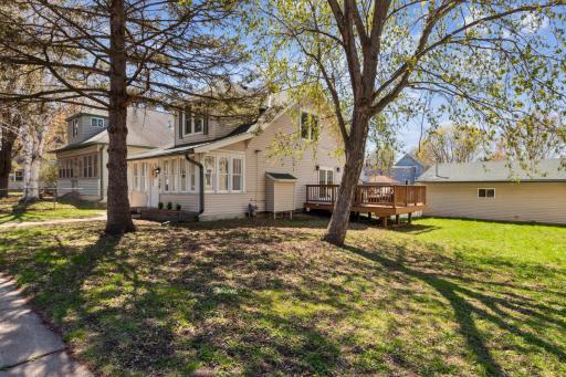 1061 Oxford Street N, Saint Paul, MN 55103