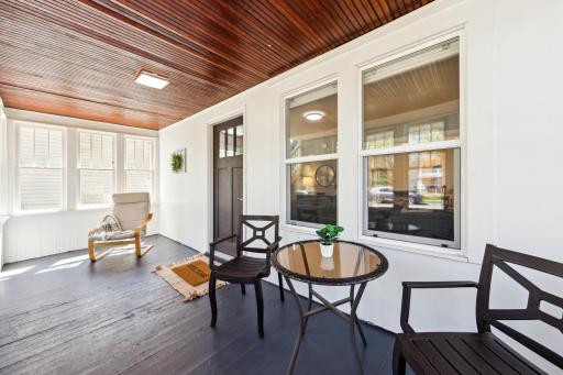 1061 Oxford Street N, Saint Paul, MN 55103