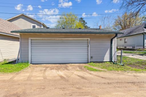 1061 Oxford Street N, Saint Paul, MN 55103