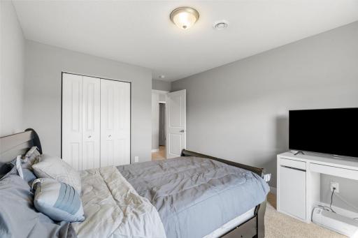 18172 Hartlin Avenue, Lakeville, MN 55044