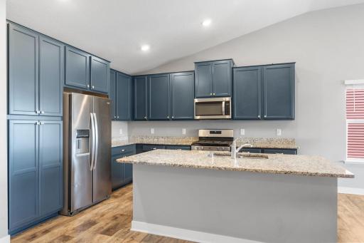 18172 Hartlin Avenue, Lakeville, MN 55044