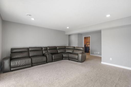 18172 Hartlin Avenue, Lakeville, MN 55044