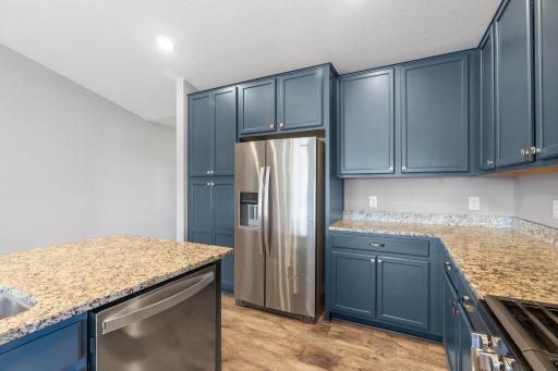 18172 Hartlin Avenue, Lakeville, MN 55044