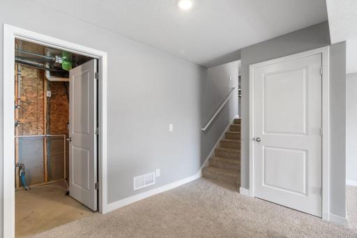 18172 Hartlin Avenue, Lakeville, MN 55044