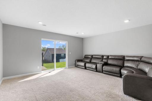 18172 Hartlin Avenue, Lakeville, MN 55044