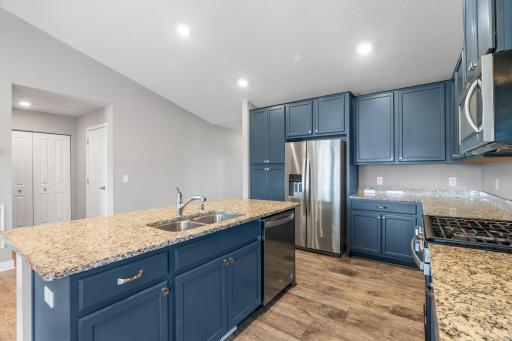 18172 Hartlin Avenue, Lakeville, MN 55044