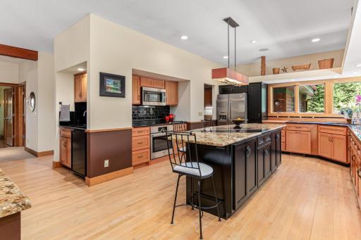 Coffee/Wine Bar alongside Kitchen
