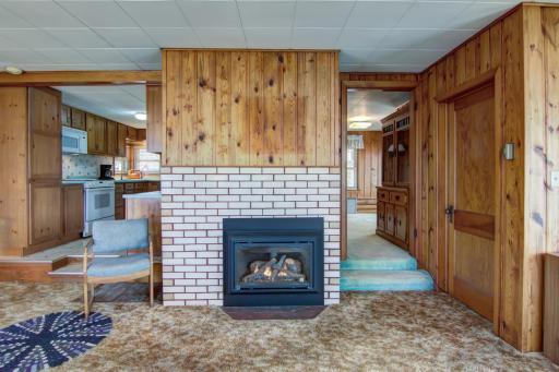 Nice natural gas fireplace in the LR/DR area!