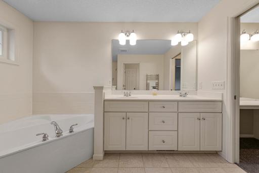 1102 Shumway Court, Faribault, MN 55021