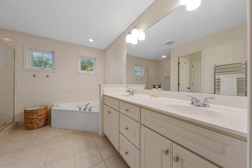 1102 Shumway Court, Faribault, MN 55021