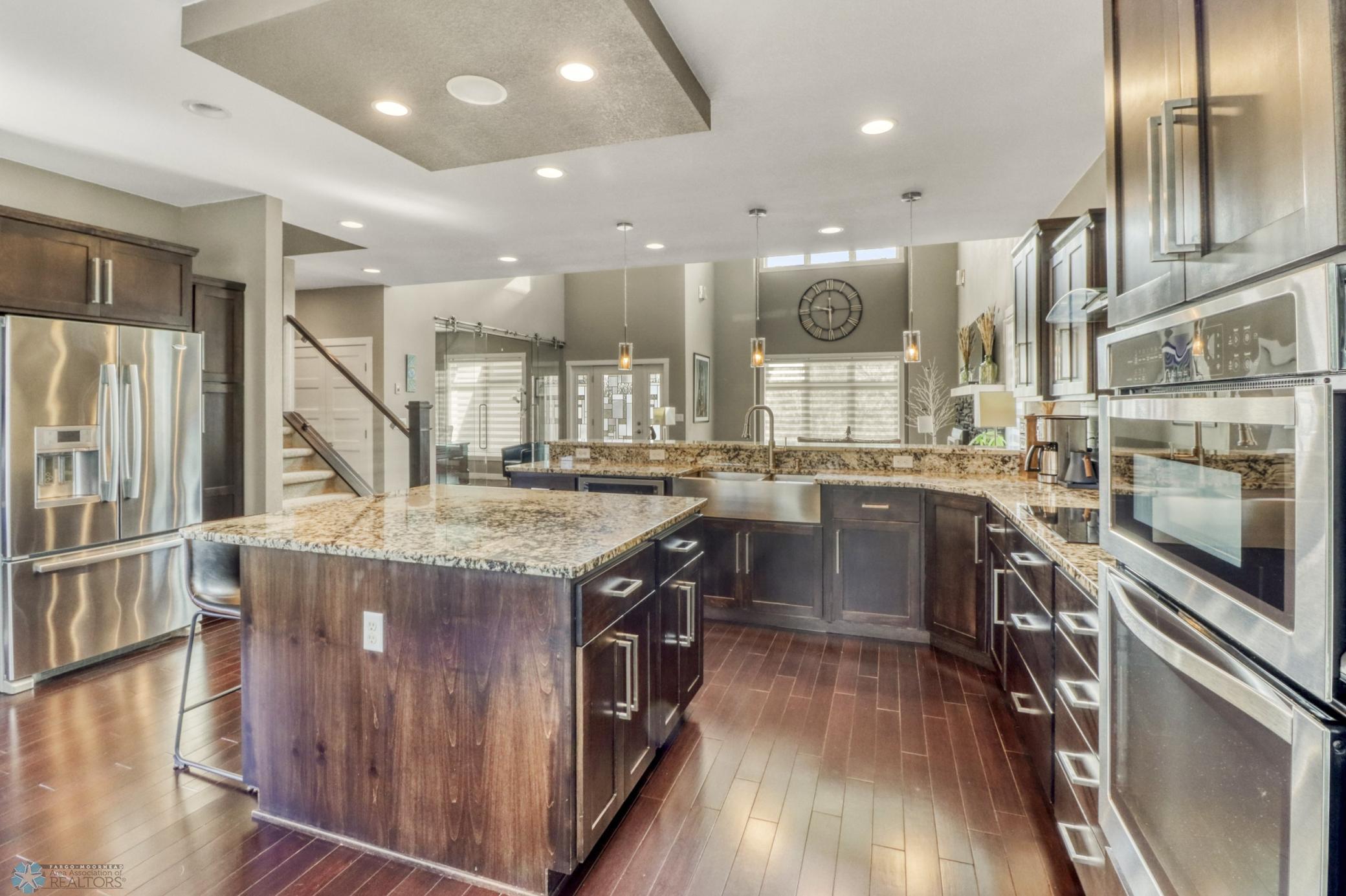 Kitchen1_3.JPG