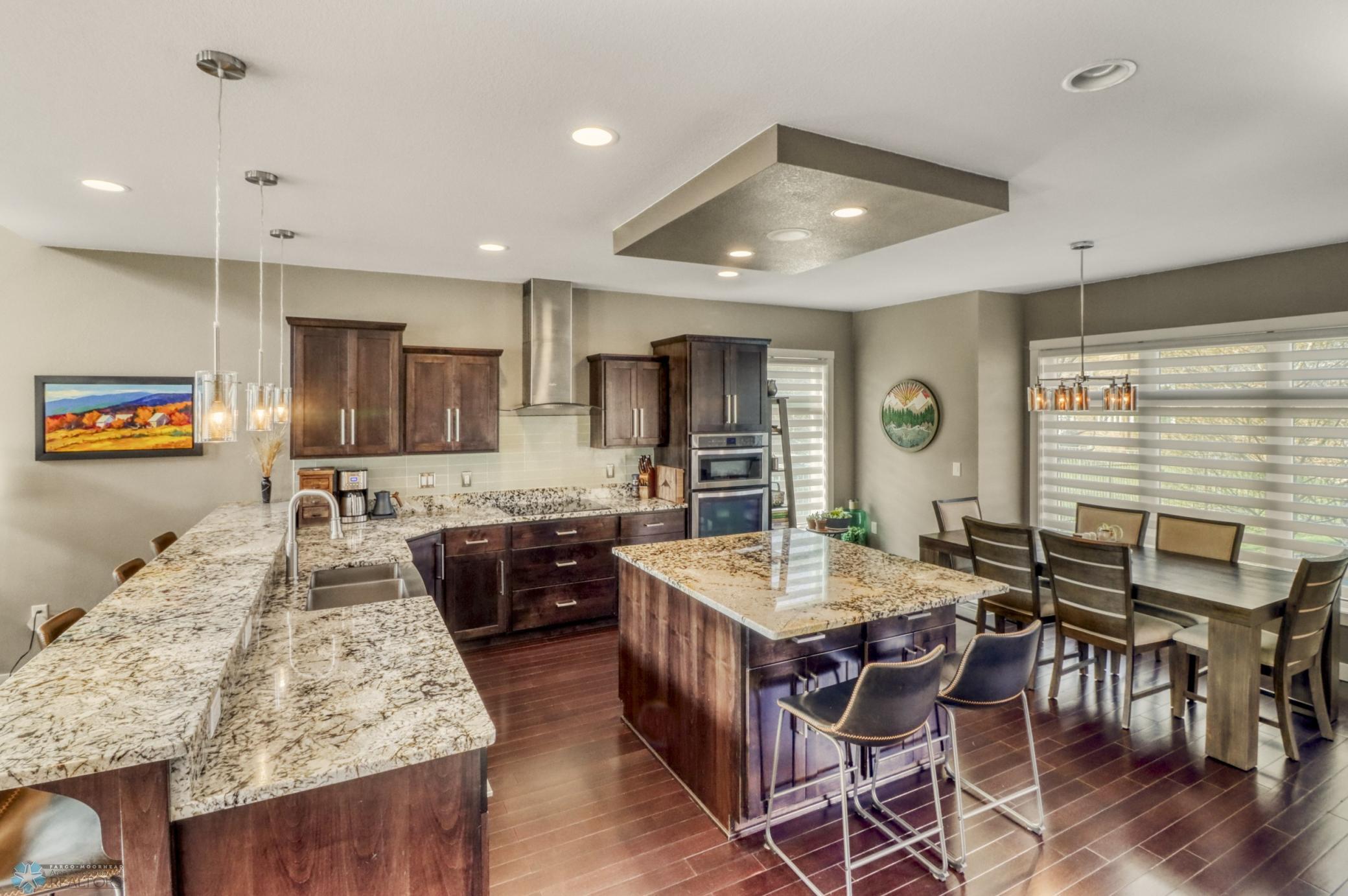 Kitchen1_5.JPG