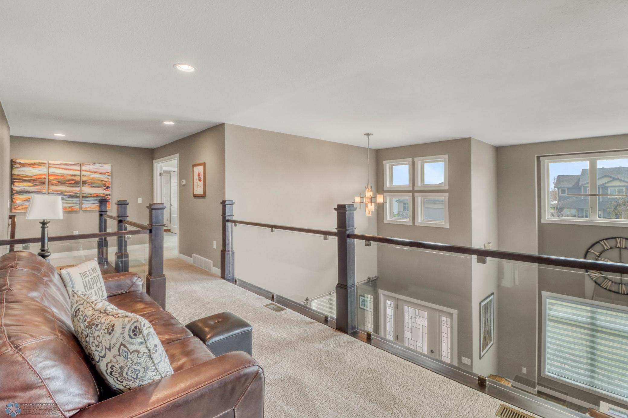 Upstairs1_1.JPG
