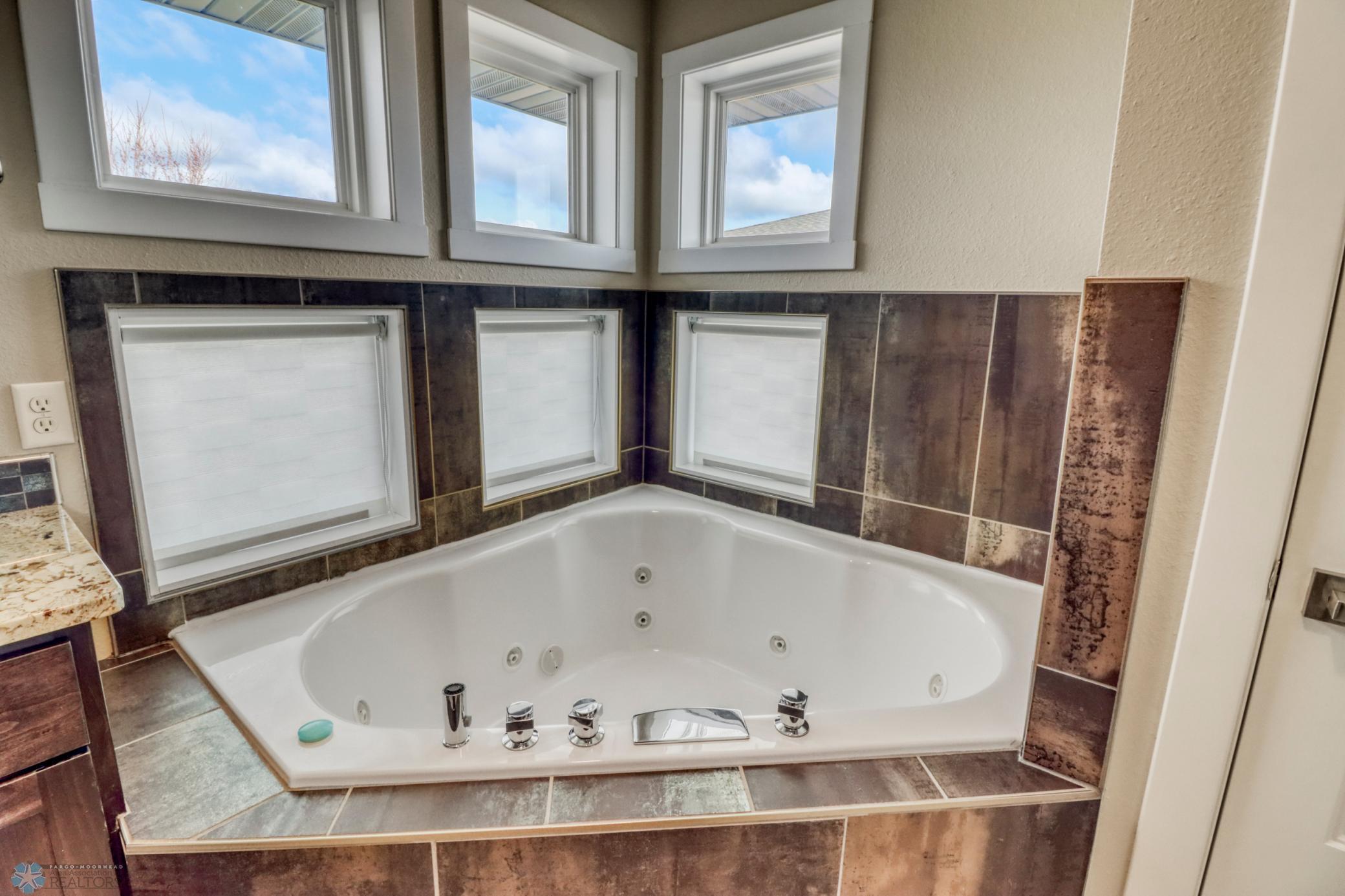 Primary Bathroom Jetted Tub