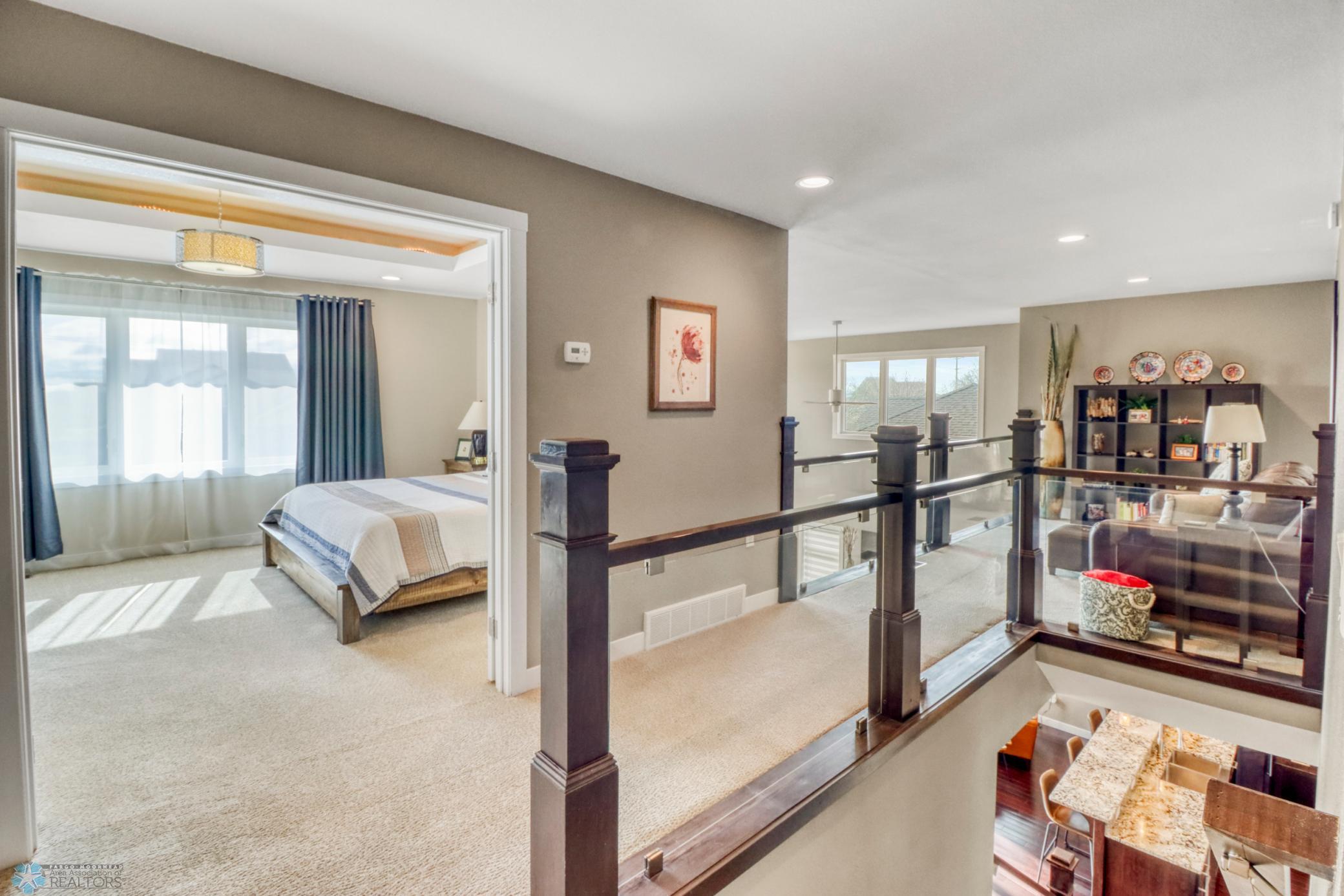 Upstairs1_4.JPG