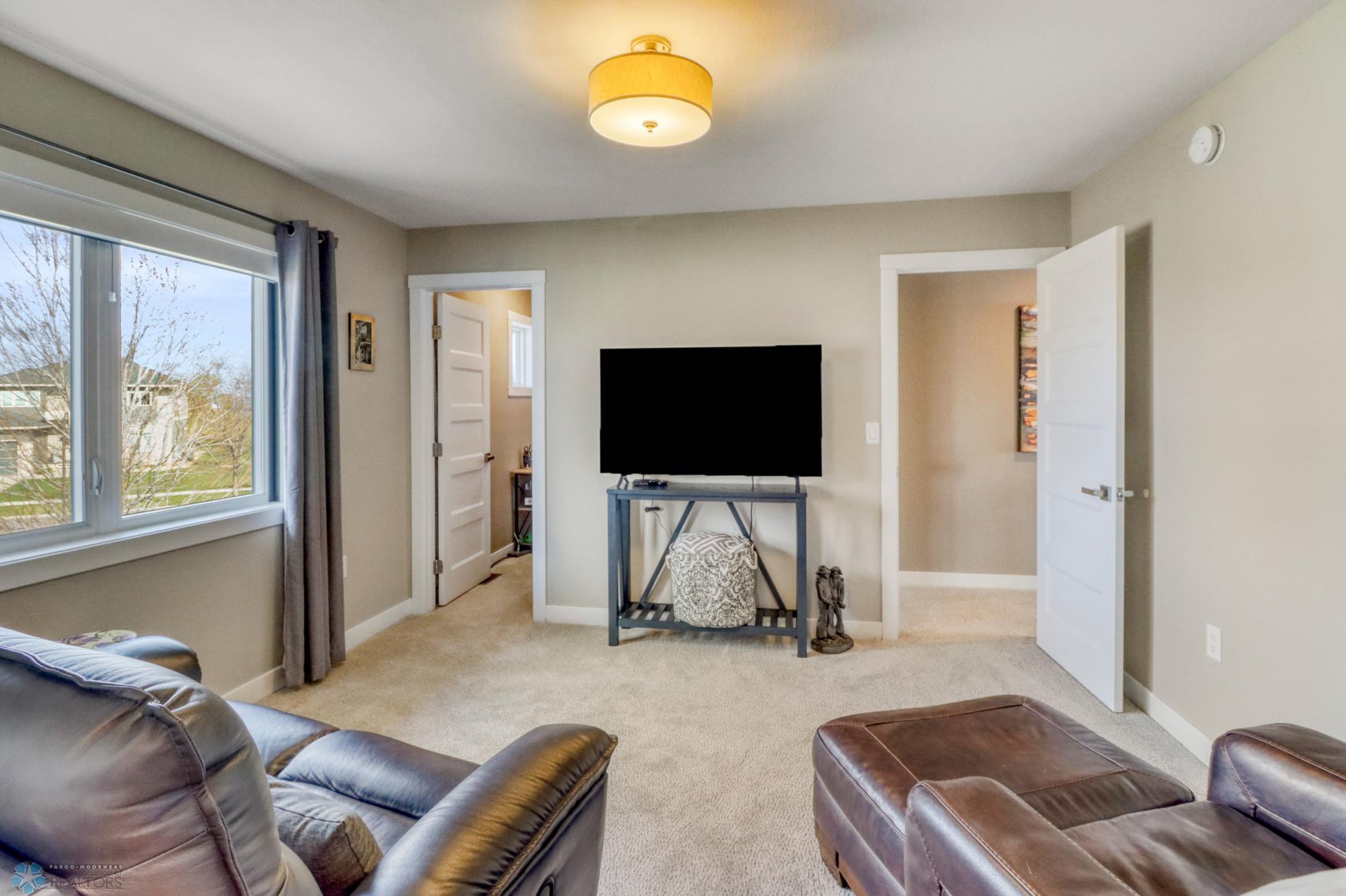 Upstairs Bedroom2_1.JPG