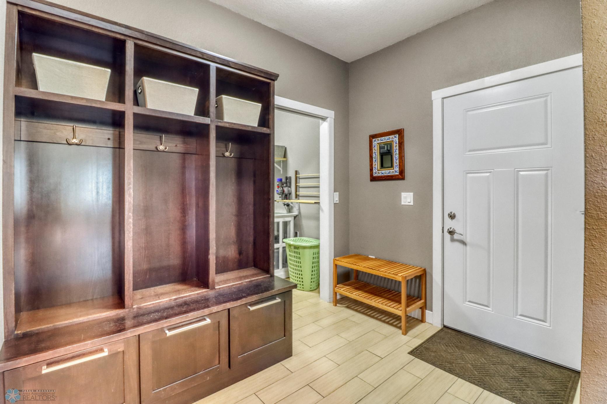 Mudroom1_1.JPG