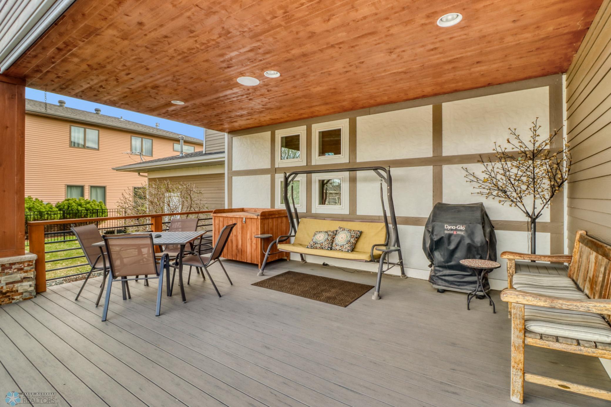 Backyard_Deck1_4.JPG