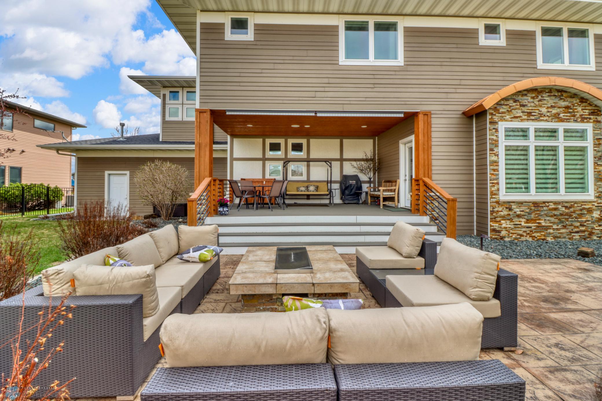 Backyard_Patio1_2.JPG