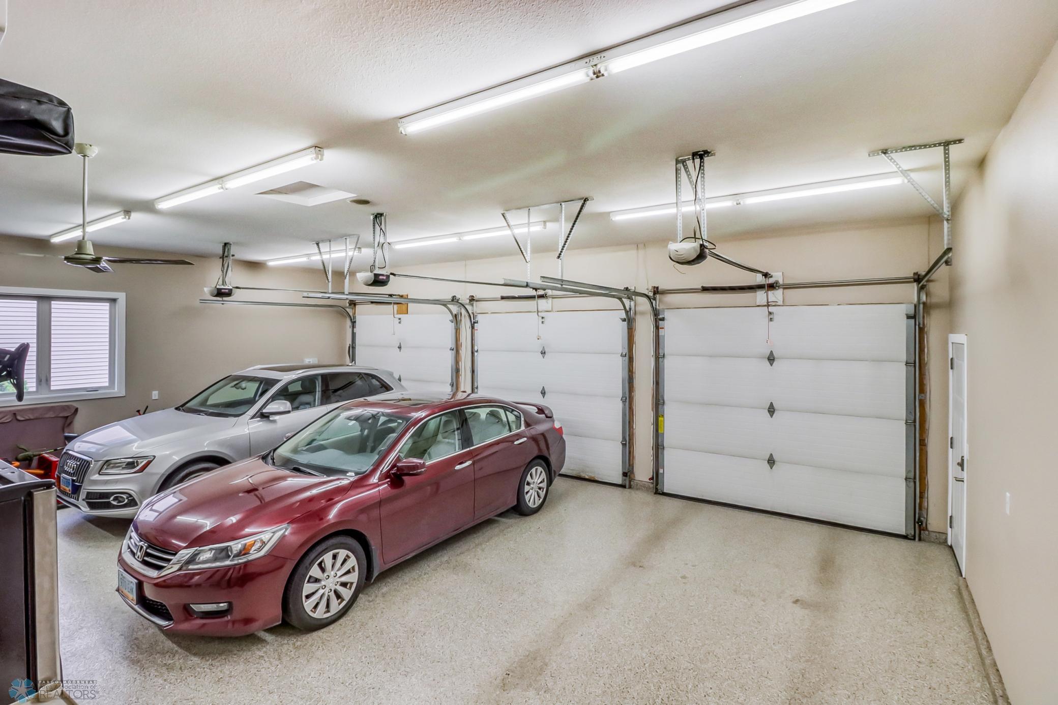 Garage1_1.jpg