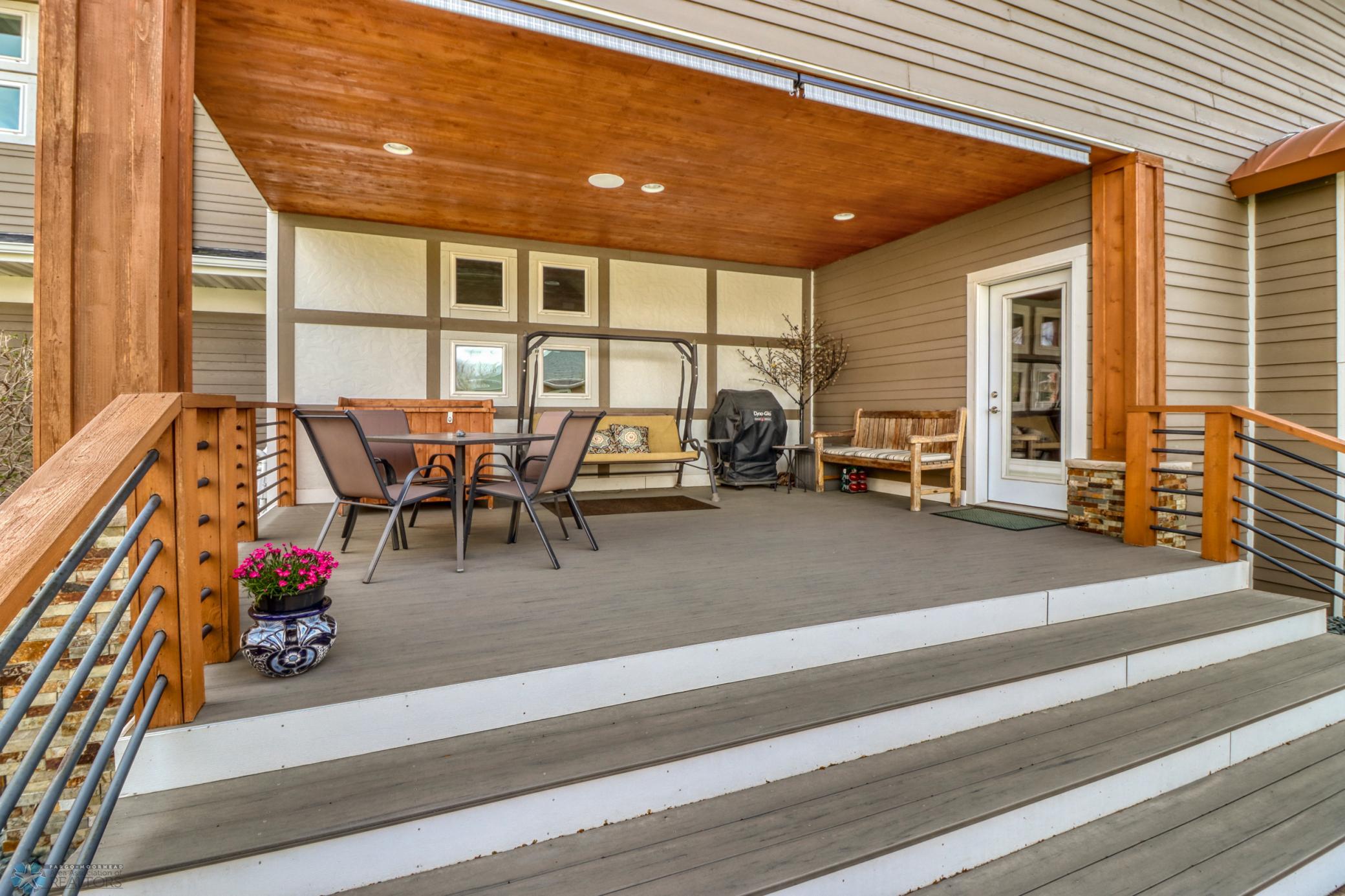 Backyard_Deck1_5.JPG
