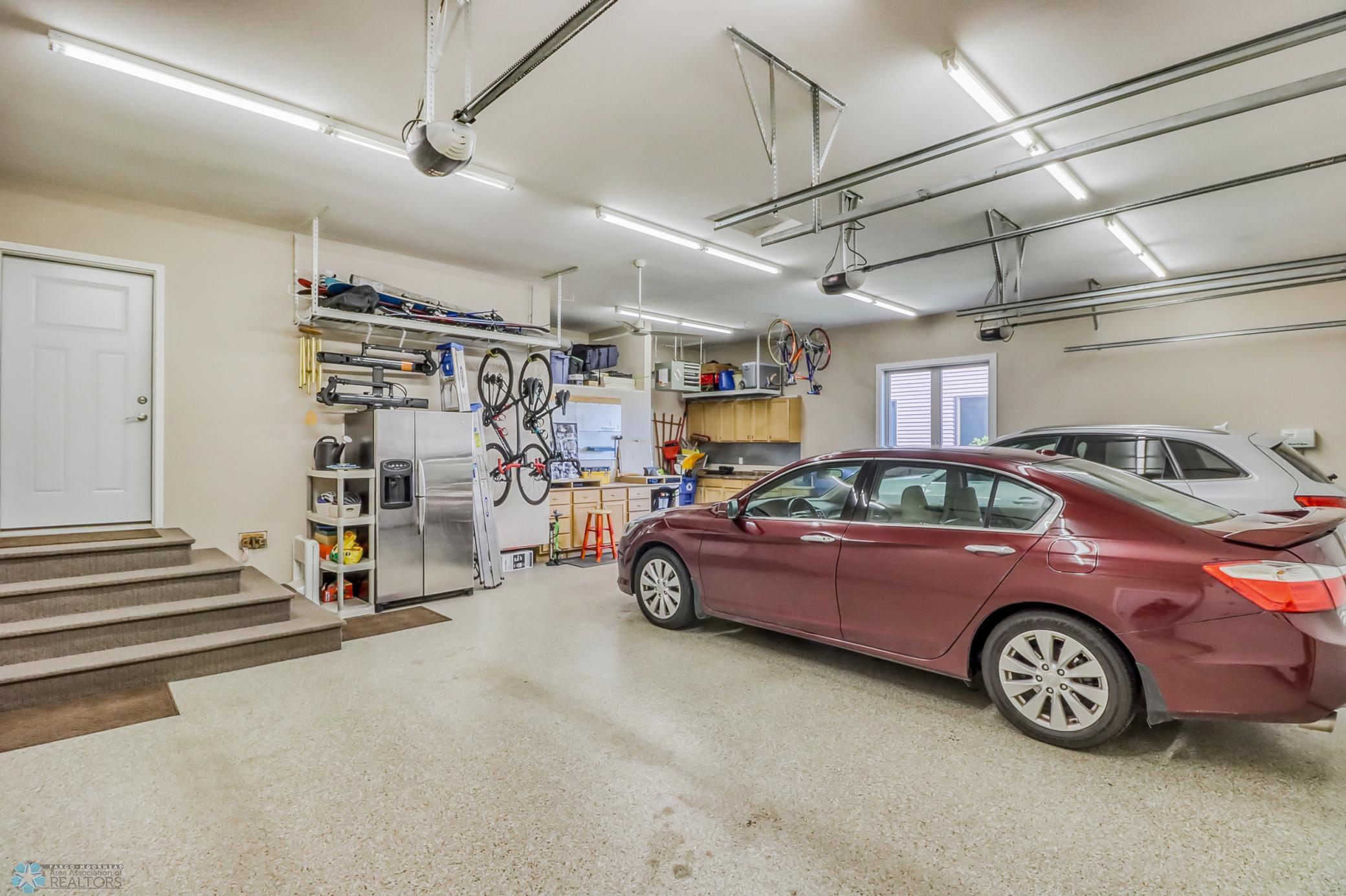 Garage1_0.jpg
