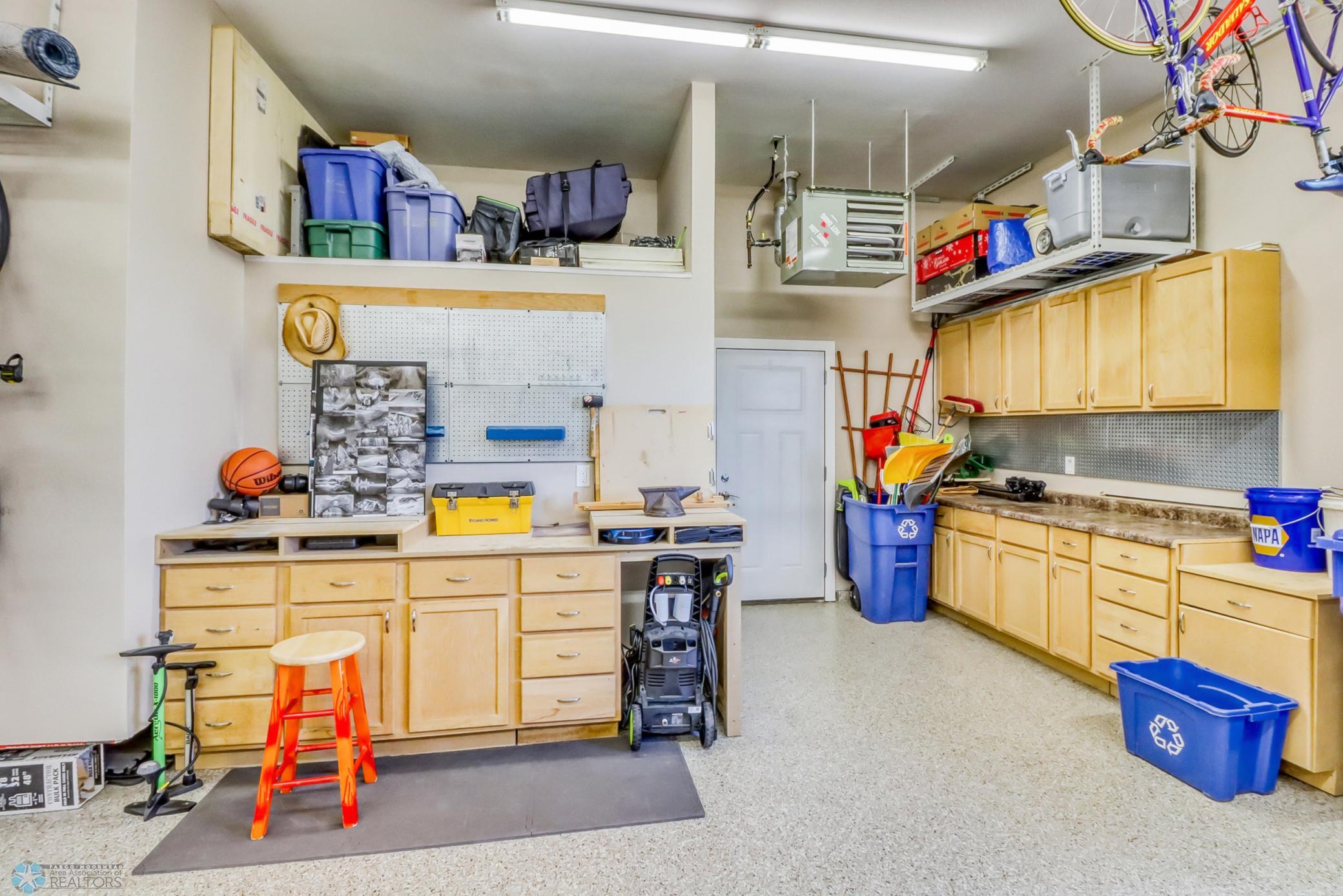 Garage1_2.jpg