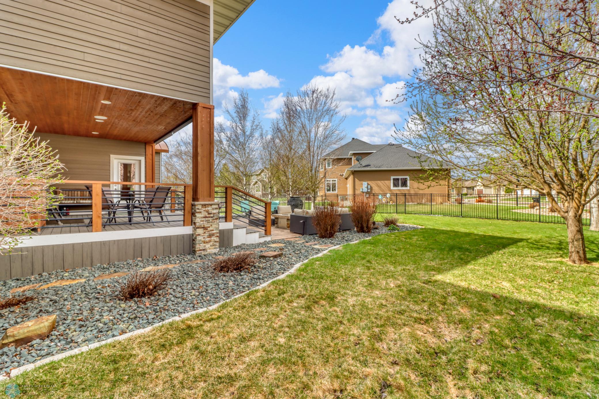 Backyard1_1.JPG