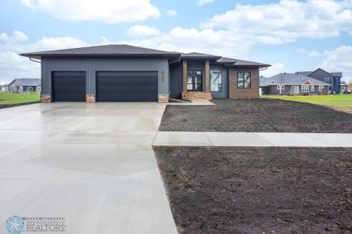 4769 Prairie Pond Crossing S, Fargo, ND 58104