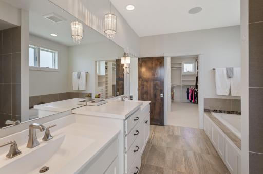 34 Crescent Lane, North Oaks, MN 55127