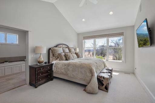 34 Crescent Lane, North Oaks, MN 55127